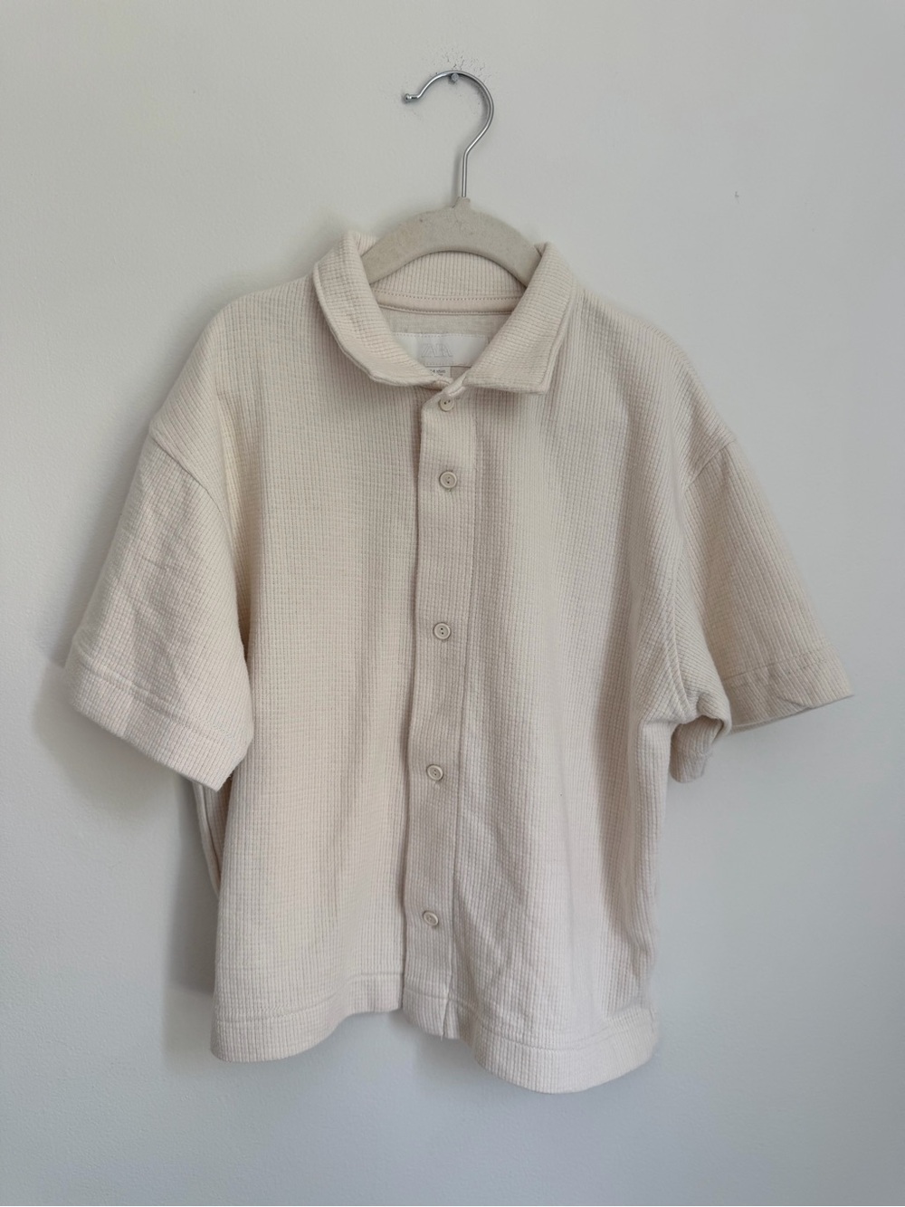 Zara Short-Sleeve Knit Button-Up Shirt in Cream (Size 7-8)